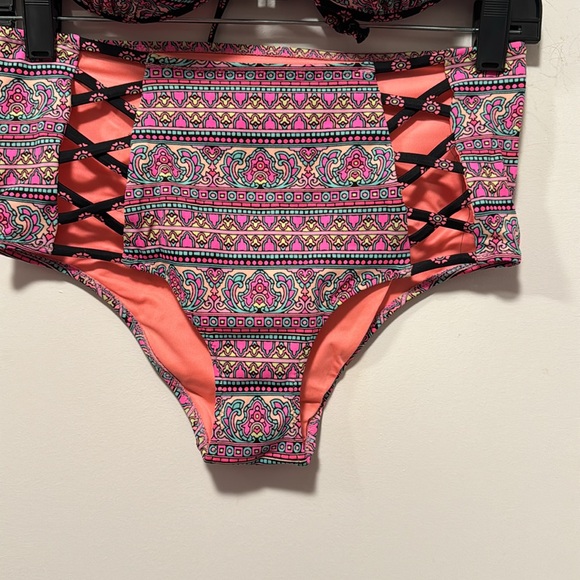 Shade and Shore high rise bikini - Picture 2 of 10